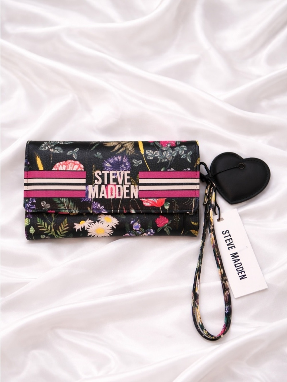 Steve Madden Black Floral Wristlet NWT